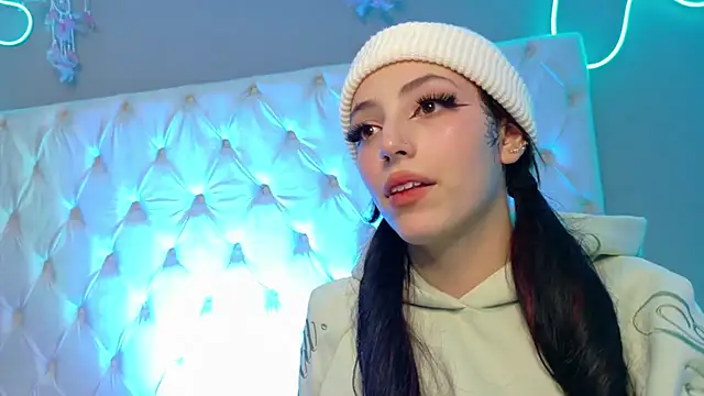 Megan  cole1 online show from 11/07/25, 03:39