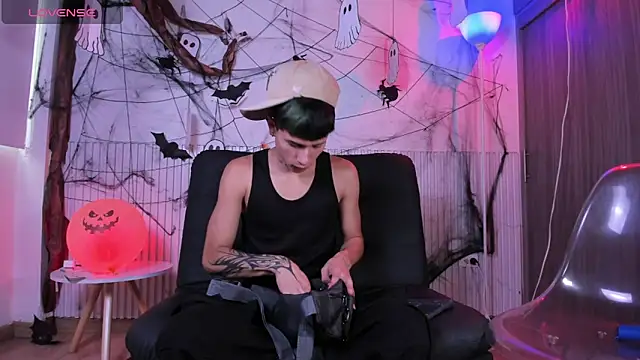 Snapshot of jake_beach chatting on 11/02/25, 07:05 jake beach online show from 11/02/25, 07:05