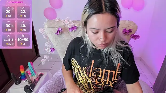 Snapshot of Nataliahenao69 chatting on 10/30/25, 03:24 Nataliahenao69 online show from 10/30/25, 03:24