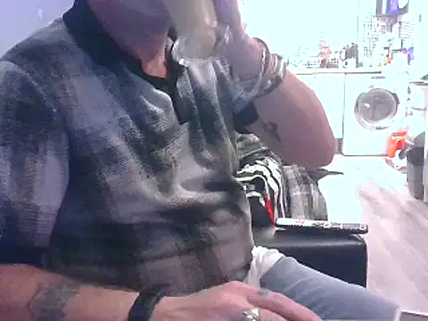 Snapshot of hefin18 chatting on 01/30/25, 09:58 hefin18 online show from 01/30/25, 09:58