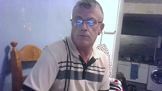 Snapshot of hefin18 chatting on 03/13/25, 09:16 hefin18 online show from 03/13/25, 09:16