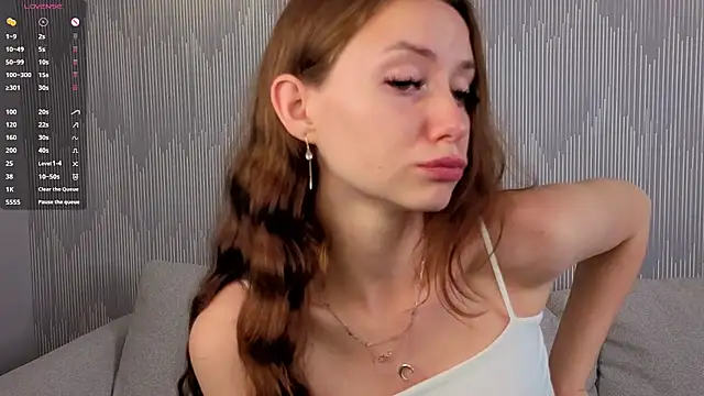 Snapshot of KeeleyBuoy chatting on 10/15/25, 01:17 KeeleyBuoy online show from 10/15/25, 01:17