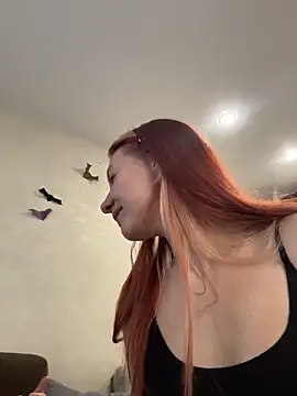 Hera Mark online show from 10/22/25, 04:24