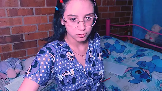 danaiisabella online show from 10/31/25, 02:45