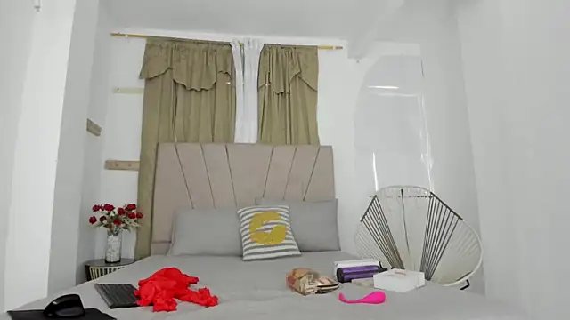 Lady miss    online show from 09/30/25, 12:54