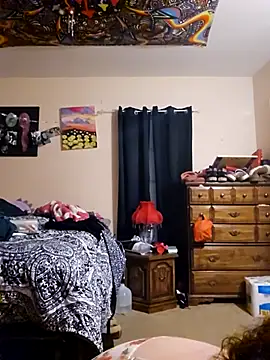 nuttiebuddy1 online show from 11/08/25, 04:12