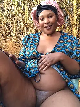 Snapshot of sweetLady89 chatting on 10/14/25, 04:35 sweetLady89 online show from 10/14/25, 04:35