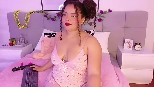 Snapshot of Alanaa_Gomez chatting on 10/03/25, 12:35 Alanaa Gomez online show from 10/03/25, 12:35