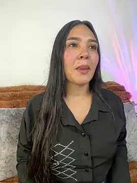 meli  brown online show from 11/19/25, 04:23