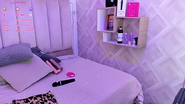 Clhoe Johnson online show from 11/15/25, 12:23