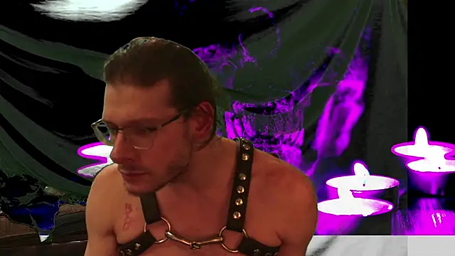 Snapshot of MasterDaddyCool chatting on 09/21/25, 02:35 MasterDaddyCool online show from 09/21/25, 02:35
