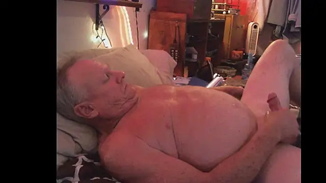 Pussyeat2please online show from 11/11/25, 07:52