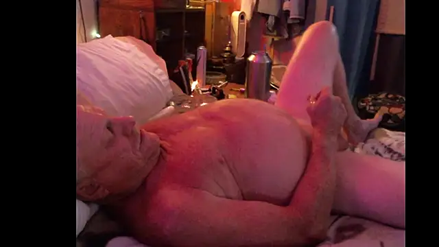 Pussyeat2please online show from 11/21/25, 08:13