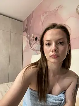 Rosie Holmes  online show from 11/04/25, 03:16