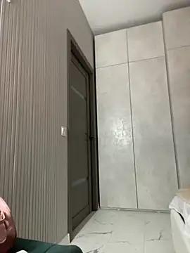 Rosie Holmes  online show from 11/12/25, 04:46