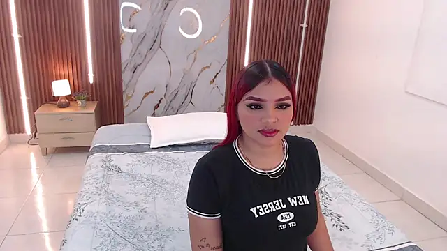 Snapshot of aixa_show chatting on 10/27/25, 12:53 aixa show online show from 10/27/25, 12:53