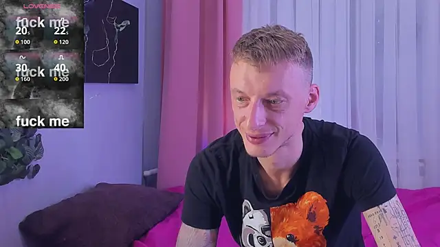 Snapshot of InkedJames chatting on 10/02/25, 03:19 InkedJames online show from 10/02/25, 03:19