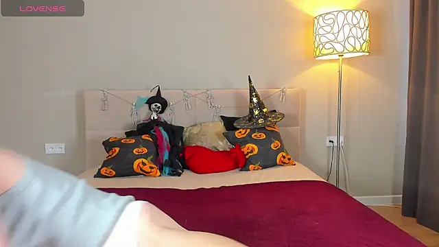 cutienaughtygirl online show from 10/22/25, 10:04