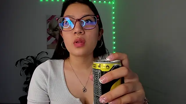 Snapshot of rouse_red chatting on 09/16/25, 07:26 rouse red online show from 09/16/25, 07:26