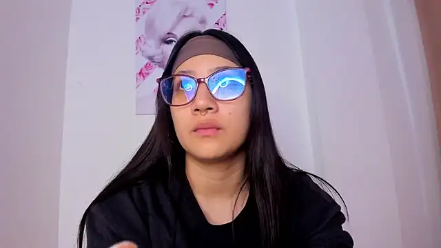 Snapshot of rouse_red chatting on 09/20/25, 01:56 rouse red online show from 09/20/25, 01:56