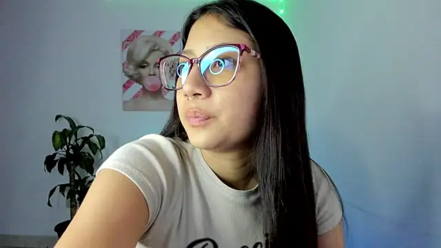 Snapshot of rouse_red chatting on 09/22/25, 07:38 rouse red online show from 09/22/25, 07:38