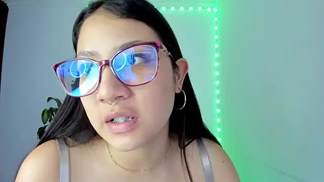 Snapshot of rouse_red chatting on 09/23/25, 07:39 rouse red online show from 09/23/25, 07:39