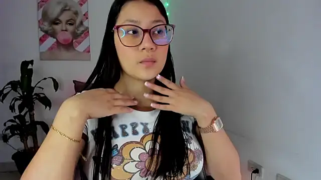 Snapshot of rouse_red chatting on 10/11/25, 03:32 rouse red online show from 10/11/25, 03:32