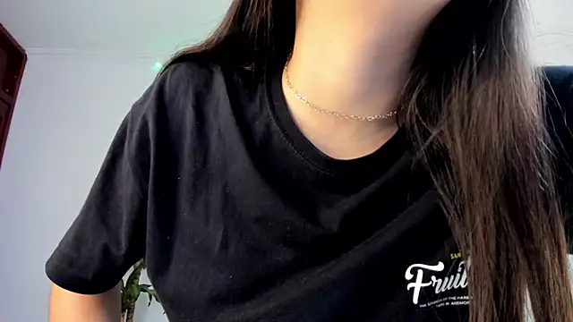 Snapshot of rouse_red chatting on 10/15/25, 03:56 rouse red online show from 10/15/25, 03:56