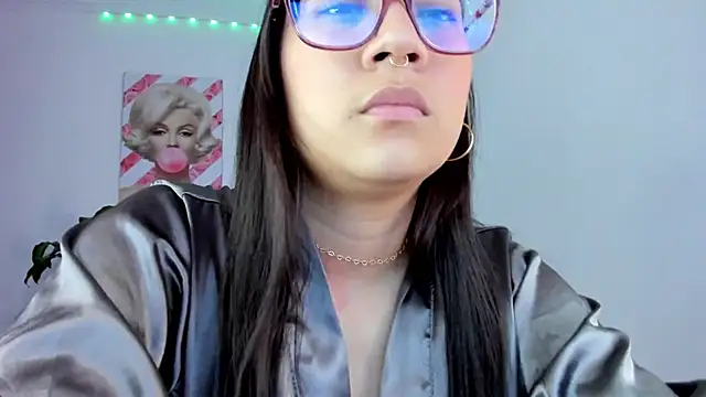 Snapshot of rouse_red chatting on 10/21/25, 07:25 rouse red online show from 10/21/25, 07:25