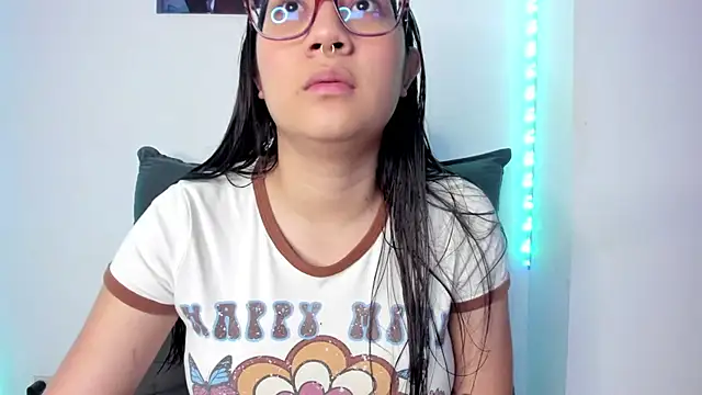 Snapshot of rouse_red chatting on 10/25/25, 01:29 rouse red online show from 10/25/25, 01:29