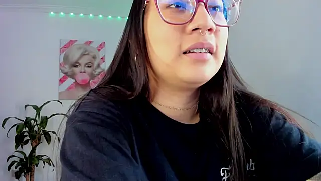 Snapshot of rouse_red chatting on 10/29/25, 07:26 rouse red online show from 10/29/25, 07:26