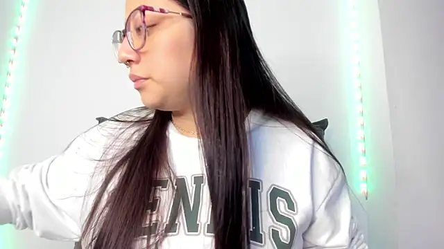 Snapshot of rouse_red chatting on 10/30/25, 02:29 rouse red online show from 10/30/25, 02:29