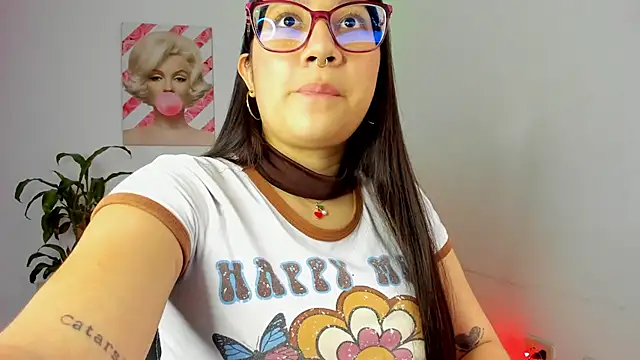 Snapshot of rouse_red chatting on 11/05/25, 09:15 rouse red online show from 11/05/25, 09:15