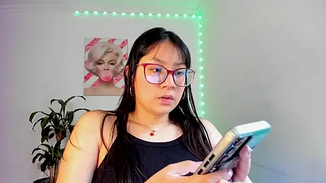 Snapshot of rouse_red chatting on 11/06/25, 07:15 rouse red online show from 11/06/25, 07:15