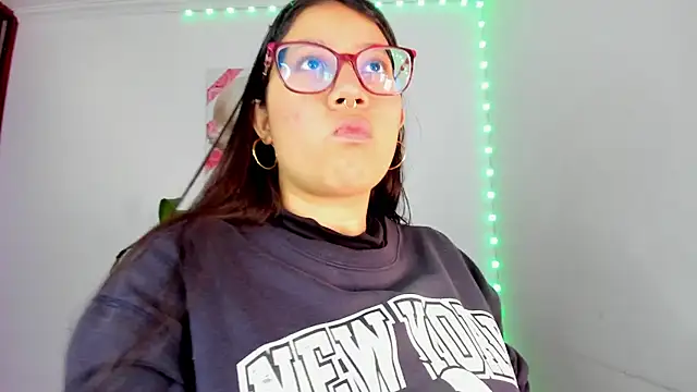 Snapshot of rouse_red chatting on 11/14/25, 07:12 rouse red online show from 11/14/25, 07:12