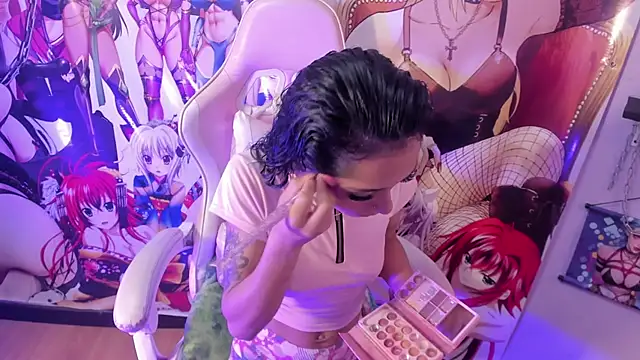 Kylie Moan online show from 10/10/25, 04:44