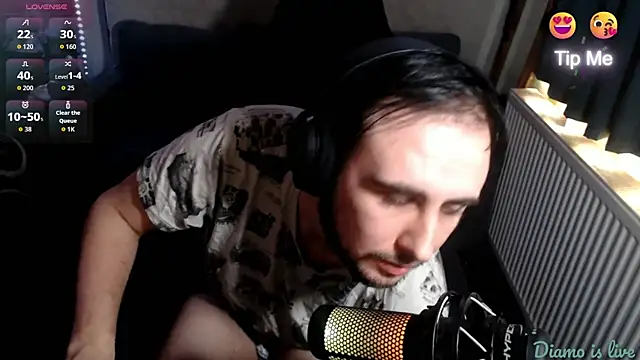 Snapshot of cjhouse96 chatting on 10/22/25, 09:53 cjhouse96 online show from 10/22/25, 09:53