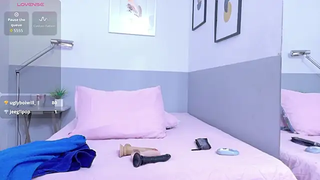 cutepetitee online show from 11/04/25, 07:35