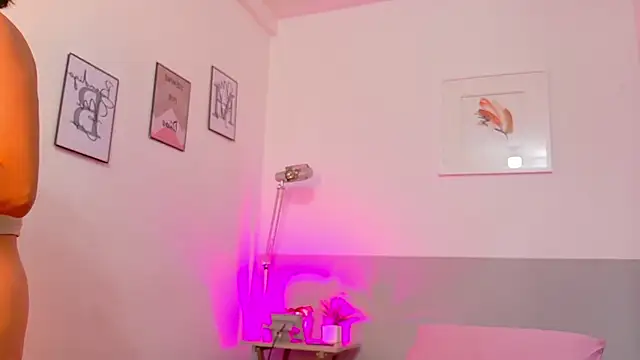 cutepetitee online show from 11/07/25, 07:58