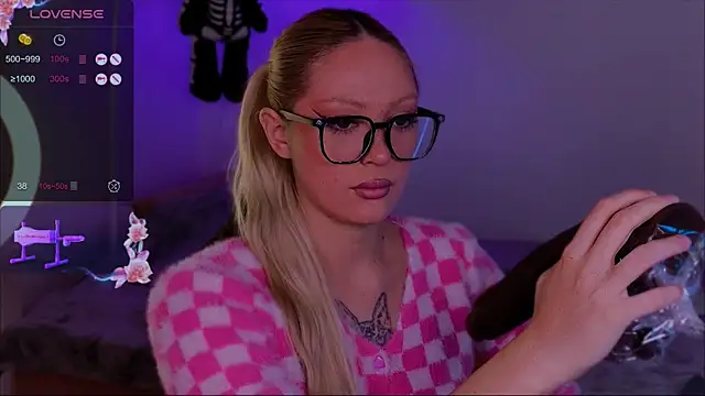 Snapshot of LeksaCandy chatting on 11/11/25, 03:12 LeksaCandy online show from 11/11/25, 03:12