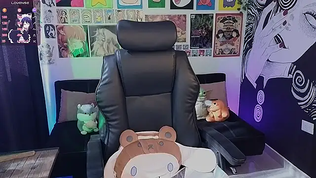 Yuhwan  online show from 11/22/25, 07:35