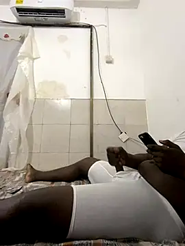 Snapshot of Atta-esi chatting on 11/16/25, 11:10 Atta-esi online show from 11/16/25, 11:10