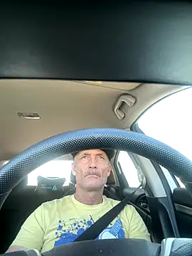 Snapshot of bleedthetrees chatting on 10/17/25, 08:44 bleedthetrees online show from 10/17/25, 08:44