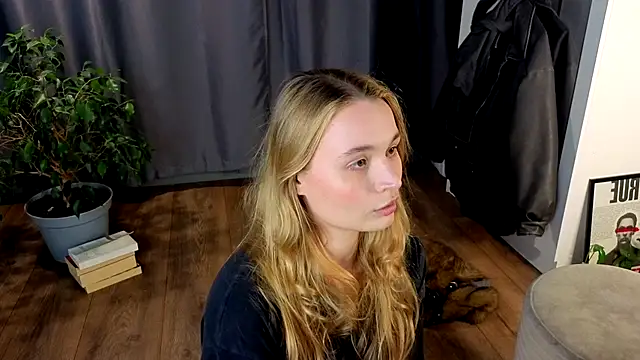 lisa schiele online show from 11/10/25, 07:57