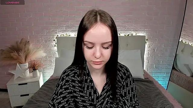 Snapshot of MarySparkle chatting on 10/02/25, 03:13 MarySparkle online show from 10/02/25, 03:13