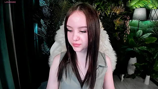 Snapshot of MarySparkle chatting on 10/06/25, 03:15 MarySparkle online show from 10/06/25, 03:15