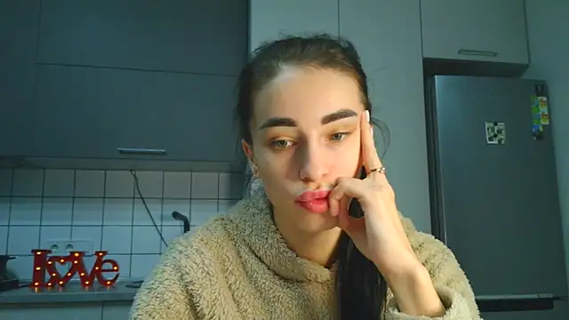 EvaMelnik online show from 11/13/25, 06:40