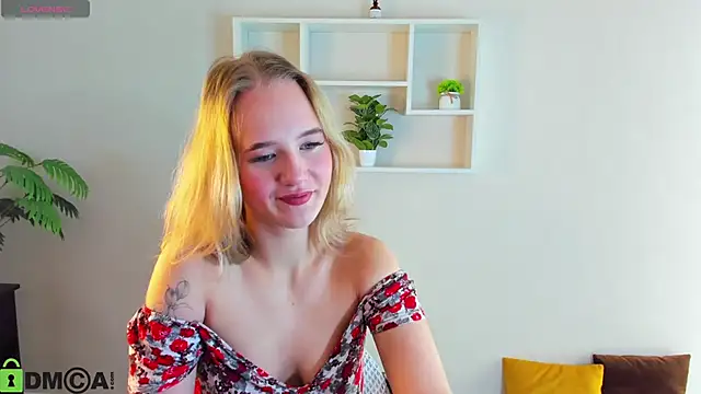 Casey Sweeet online show from 10/08/25, 04:32