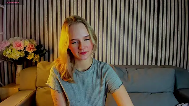 Casey Sweeet online show from 10/19/25, 04:07