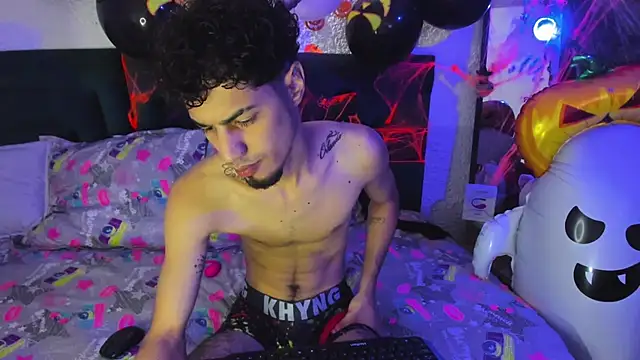 Snapshot of Chris_Angel_ chatting on 11/01/25, 12:51 Chris Angel online show from 11/01/25, 12:51